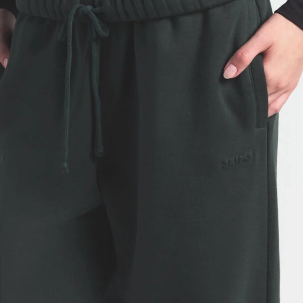 SKIMS Spruce Classic Straight Leg Pants - Picture 4 of 5